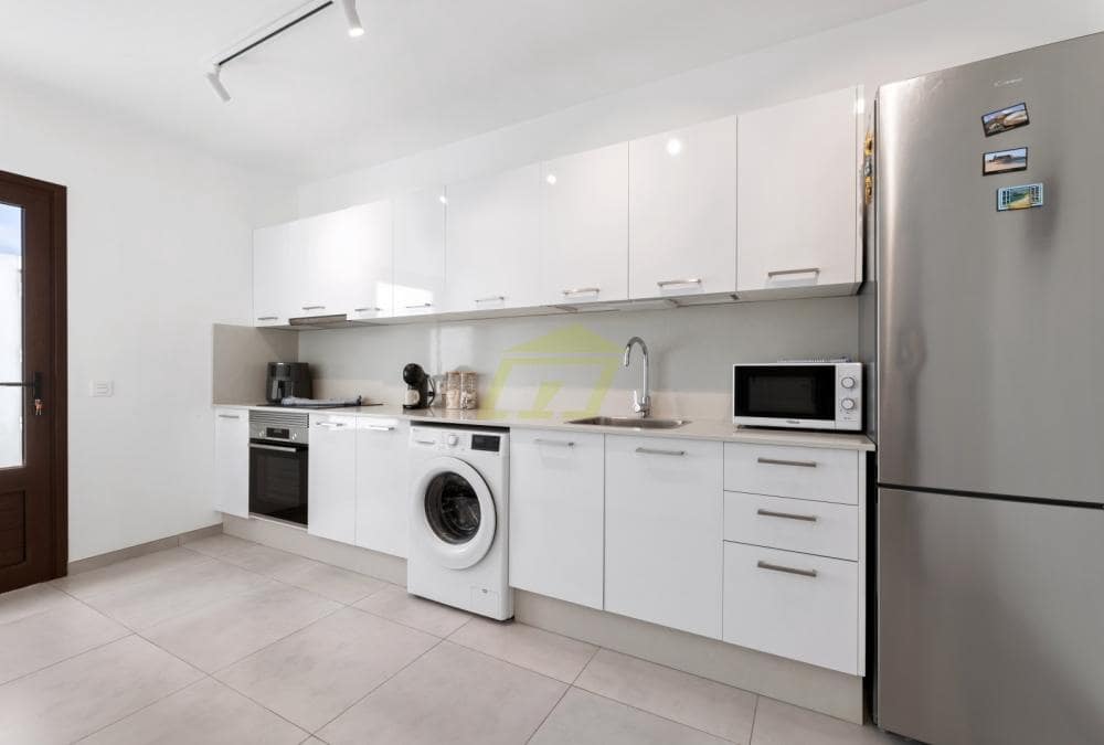 3 makuuhuone Huvila myytävänä paikassa Playa Blanca mukana uima-altaan - 520 000 € (Ref: 9737875)