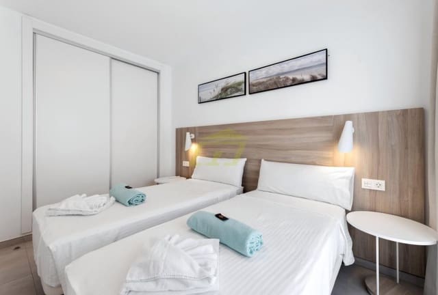 3 makuuhuone Huvila myytävänä paikassa Playa Blanca, Yaiza mukana uima-altaan - 520 000 € (Ref: 9737875)