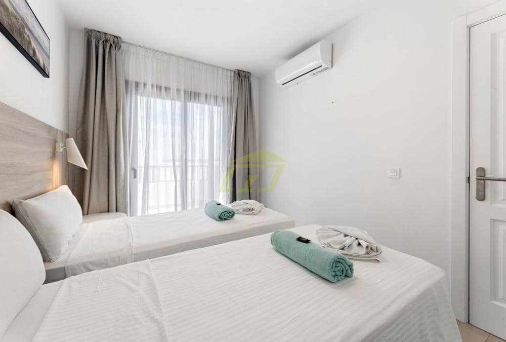 3 makuuhuone Huvila myytävänä paikassa Playa Blanca mukana uima-altaan - 520 000 € (Ref: 9737875)