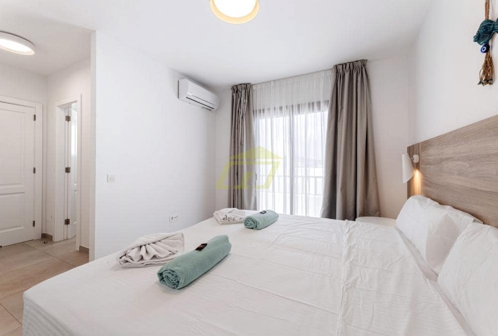 3 makuuhuone Huvila myytävänä paikassa Playa Blanca mukana uima-altaan - 520 000 € (Ref: 9737875)