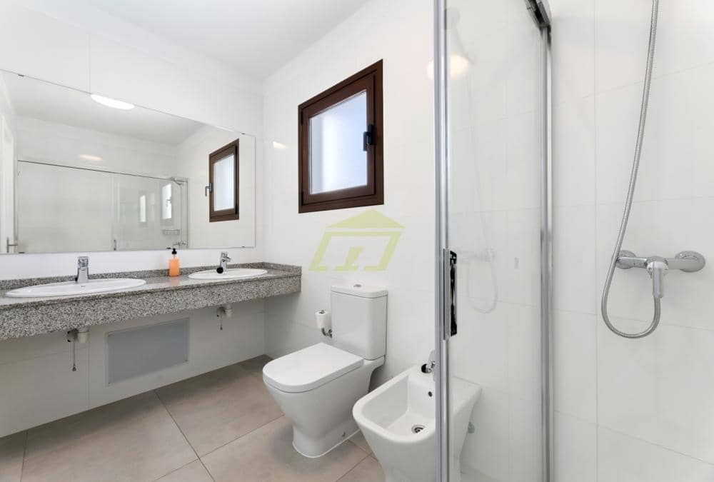 3 makuuhuone Huvila myytävänä paikassa Playa Blanca mukana uima-altaan - 520 000 € (Ref: 9737875)