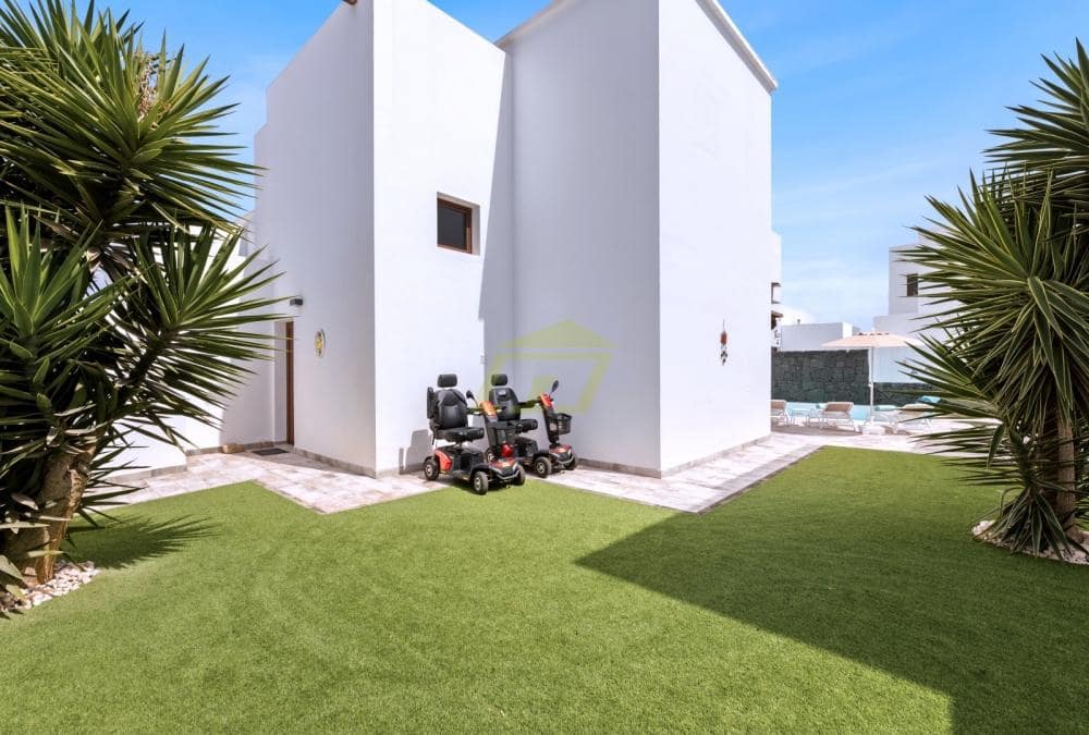 3 makuuhuone Huvila myytävänä paikassa Playa Blanca mukana uima-altaan - 520 000 € (Ref: 9737875)