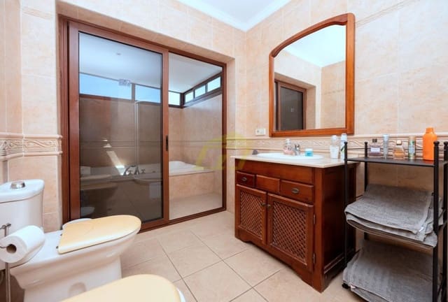 3 camera da letto Villa in vendita in Playa Blanca, Yaiza con piscina - 499.000 € (Rif: 9747548)