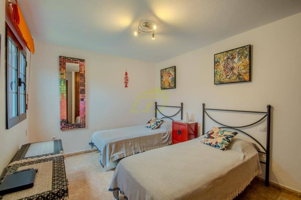 5 quarto Moradia para venda em Playa Blanca com piscina - 695 000 € (Ref: 9747549)