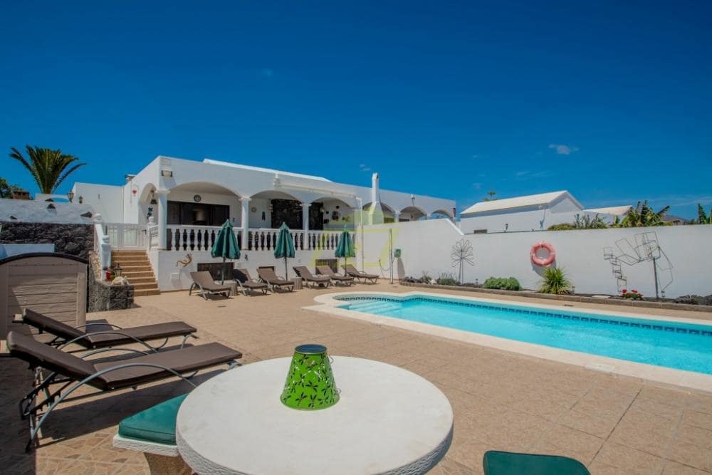 5 quarto Moradia para venda em Playa Blanca com piscina - 695 000 € (Ref: 9747549)