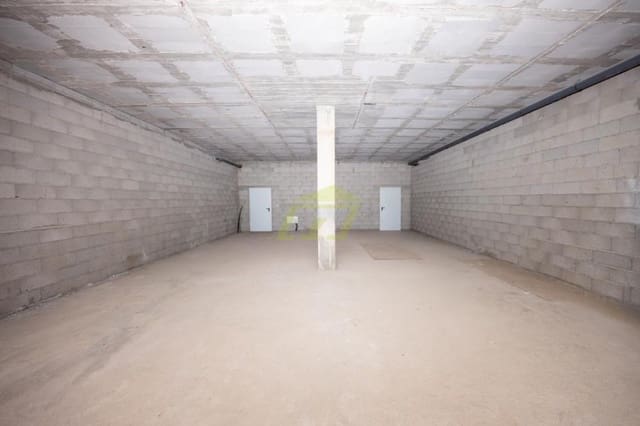 Erhverv til salg i Puerto del Carmen, Tías - € 320.000 (Ref: 9747550)