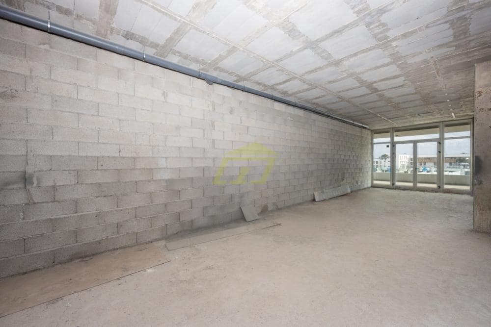 Commercial for sale in Puerto del Carmen - € 320,000 (Ref: 9747550)