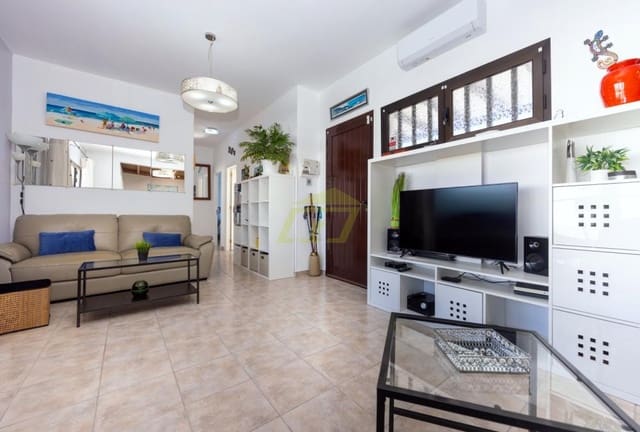 3 quarto Moradia para venda em Playa Blanca, Yaiza com piscina - 465 000 € (Ref: 9747552)