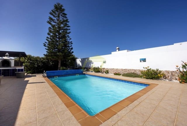 3 quarto Moradia para venda em Playa Blanca, Yaiza com piscina - 465 000 € (Ref: 9747552)