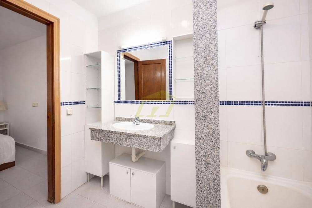 1 sypialnia Apartament na sprzedaż w Puerto del Carmen z basenem - 225 000 € (Ref: 9751564)