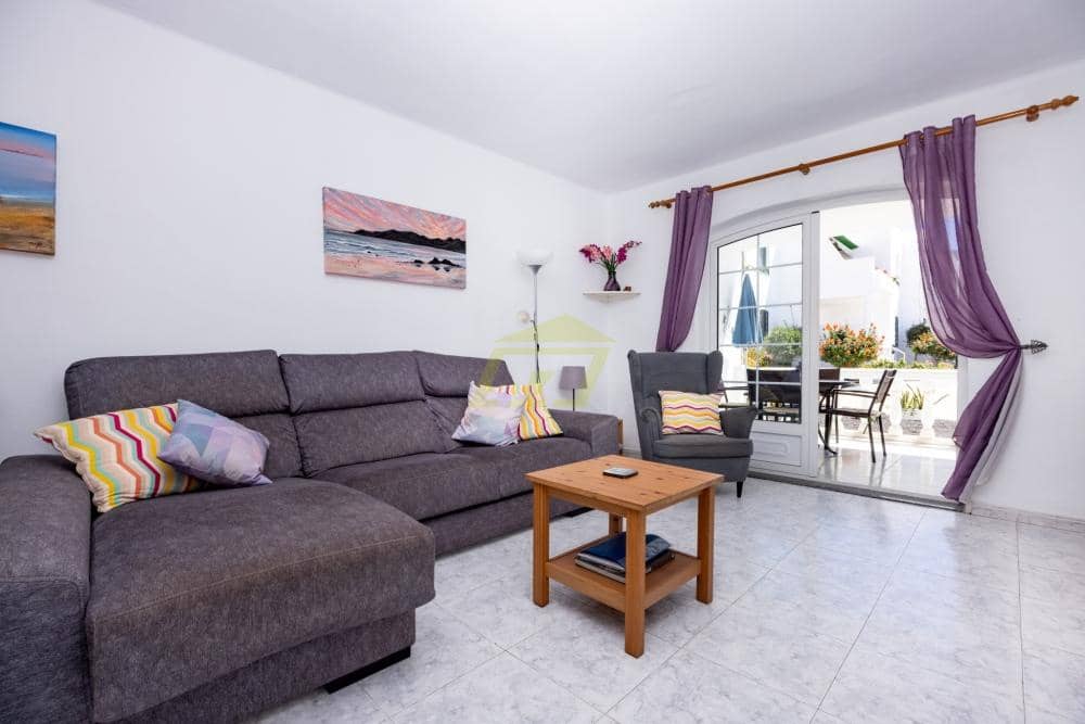 2 soveværelse Lejlighed til salg i Puerto del Carmen med swimmingpool - € 310.000 (Ref: 9758390)