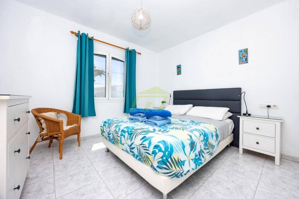 2 soveværelse Lejlighed til salg i Puerto del Carmen med swimmingpool - € 310.000 (Ref: 9758390)