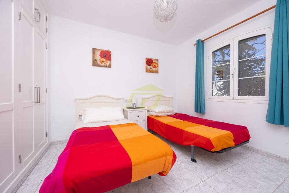 2 soveværelse Lejlighed til salg i Puerto del Carmen med swimmingpool - € 310.000 (Ref: 9758390)