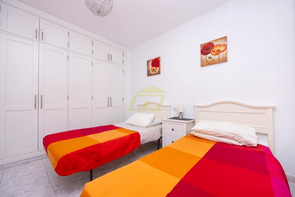 2 soveværelse Lejlighed til salg i Puerto del Carmen med swimmingpool - € 310.000 (Ref: 9758390)