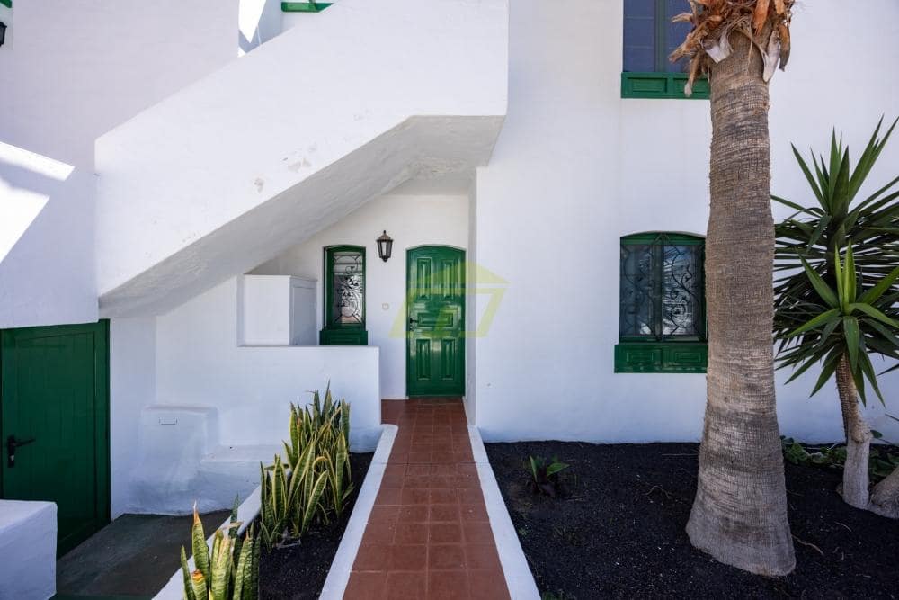 2 soveværelse Lejlighed til salg i Puerto del Carmen med swimmingpool - € 310.000 (Ref: 9758390)