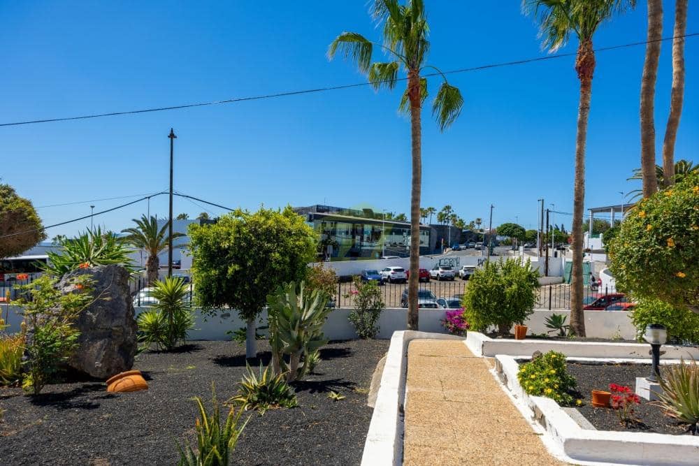 2 soveværelse Lejlighed til salg i Puerto del Carmen med swimmingpool - € 310.000 (Ref: 9758390)