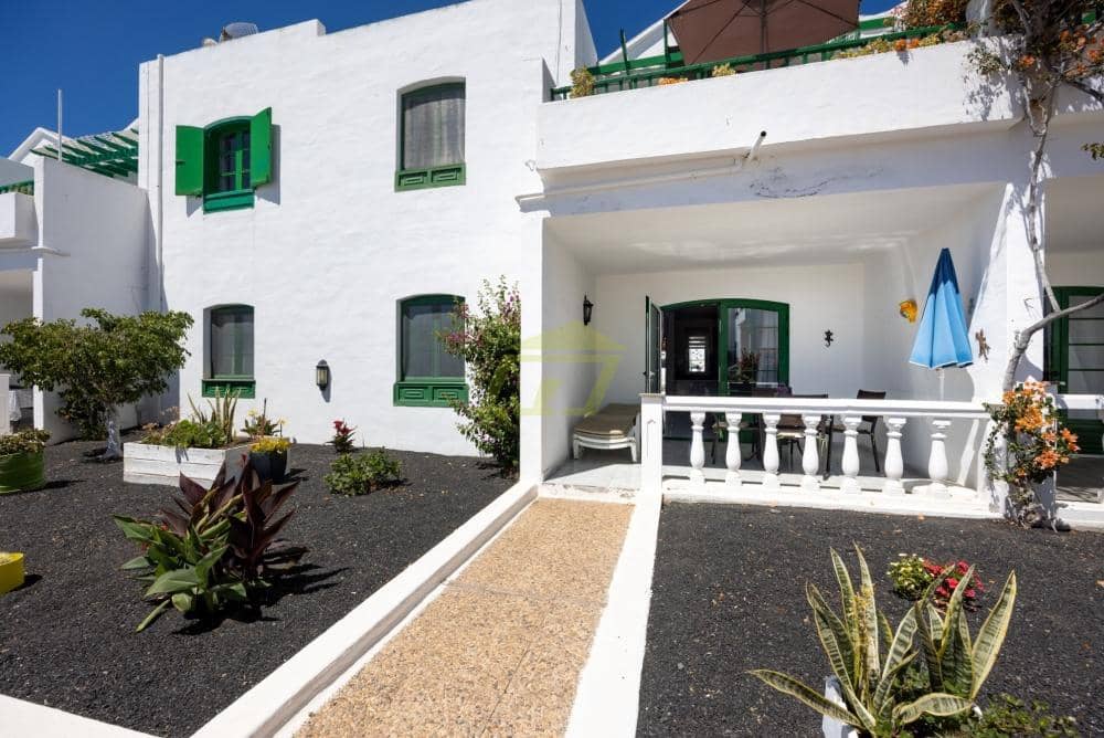 2 soveværelse Lejlighed til salg i Puerto del Carmen med swimmingpool - € 310.000 (Ref: 9758390)