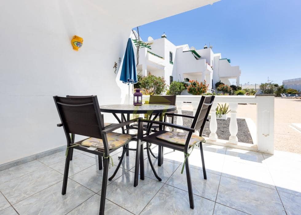 2 soveværelse Lejlighed til salg i Puerto del Carmen med swimmingpool - € 310.000 (Ref: 9758390)