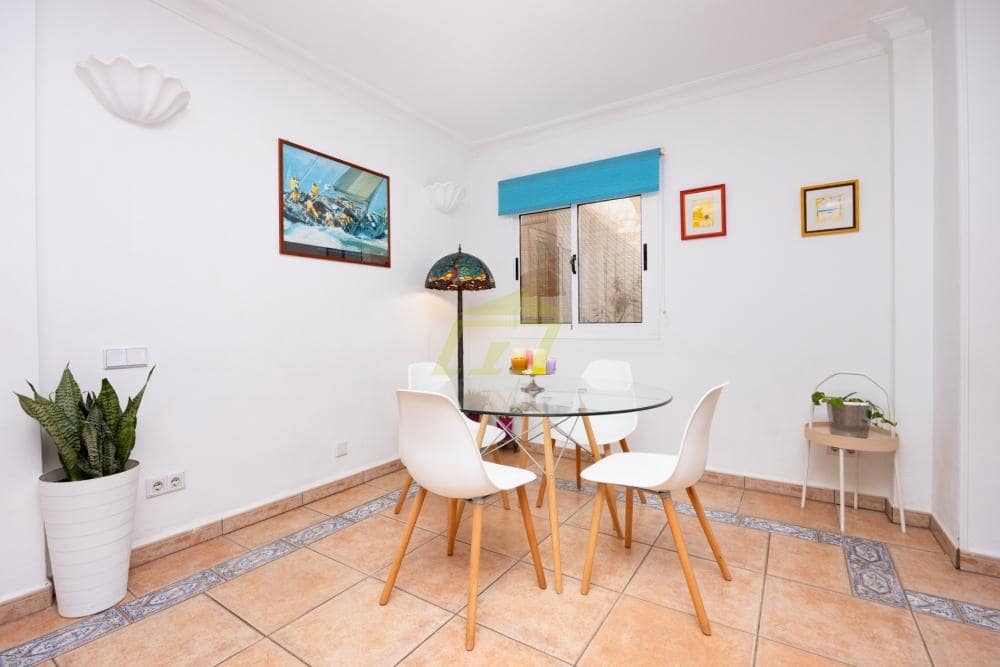 5 soveværelse Villa til salg i Playa Honda med garage - € 475.000 (Ref: 9761649)