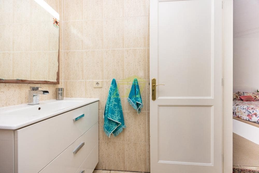 5 soveværelse Villa til salg i Playa Honda med garage - € 475.000 (Ref: 9761649)