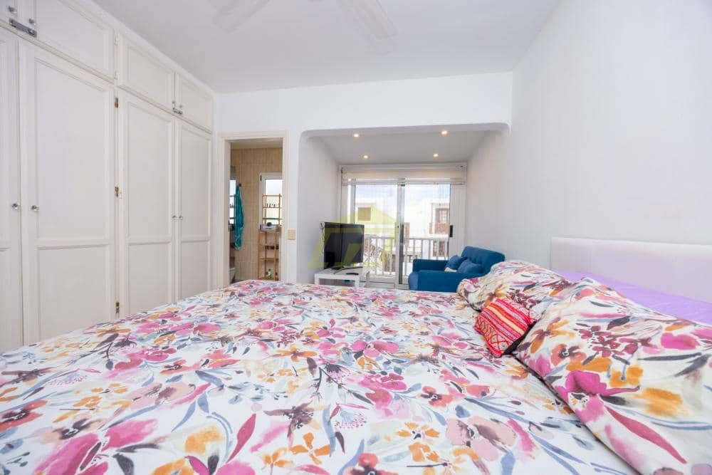 5 soveværelse Villa til salg i Playa Honda med garage - € 475.000 (Ref: 9761649)