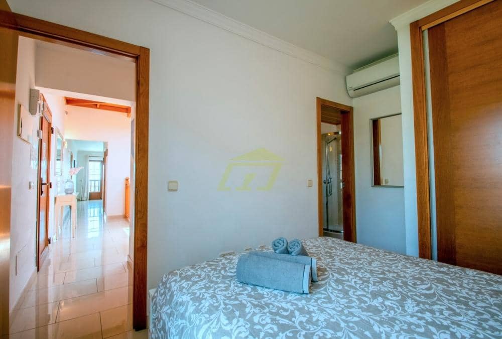 5 soveværelse Villa til salg i Playa Blanca med swimmingpool - € 750.000 (Ref: 9770244)