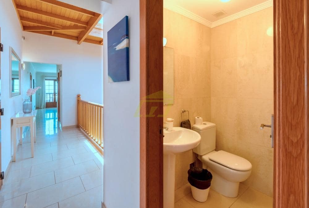 5 soveværelse Villa til salg i Playa Blanca med swimmingpool - € 750.000 (Ref: 9770244)