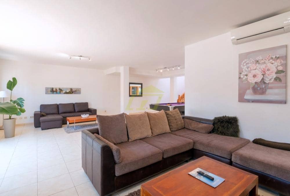 5 soveværelse Villa til salg i Playa Blanca med swimmingpool - € 750.000 (Ref: 9770244)