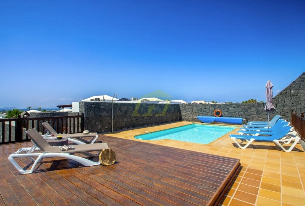 5 soveværelse Villa til salg i Playa Blanca med swimmingpool - € 750.000 (Ref: 9770244)