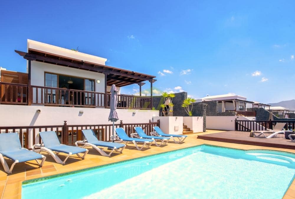 5 soveværelse Villa til salg i Playa Blanca med swimmingpool - € 750.000 (Ref: 9770244)