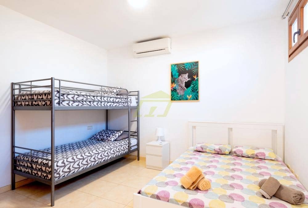 5 soveværelse Villa til salg i Playa Blanca med swimmingpool - € 750.000 (Ref: 9770244)