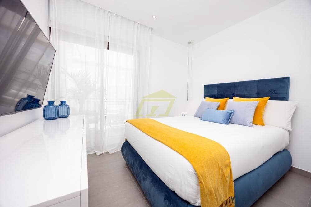 3 makuuhuone Huvila myytävänä paikassa Costa Teguise mukana uima-altaan 
autotalli - 950 000 € (Ref: 9770245)