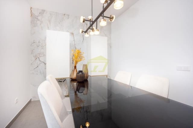 3 makuuhuone Huvila myytävänä paikassa Costa Teguise, Teguise mukana uima-altaan 
autotalli - 950 000 € (Ref: 9770245)