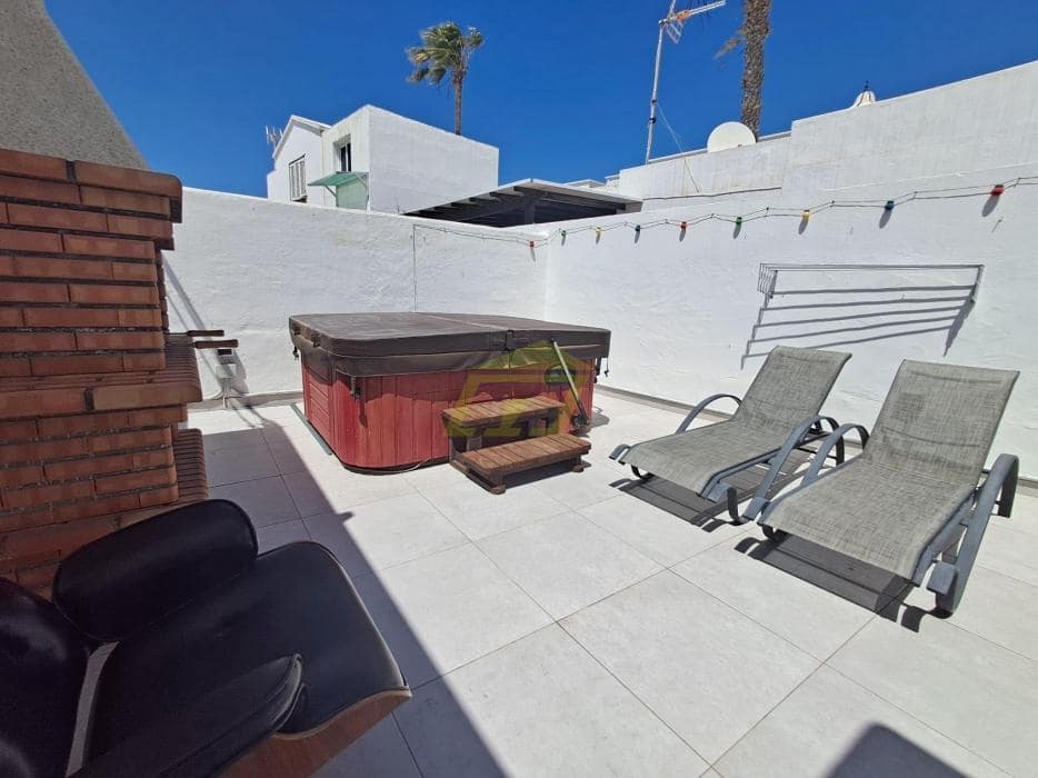 2 soverom Bungalow til salgs i Puerto del Carmen - € 435 000 (Ref: 9770246)
