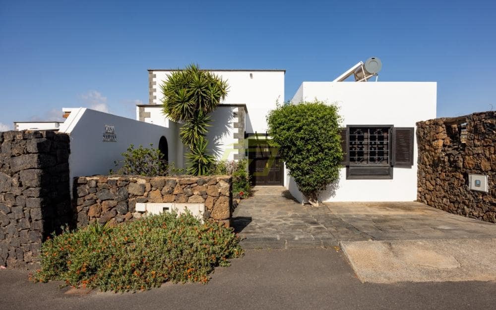 3 bedroom Villa for sale in Tias with pool garage - € 549,500 (Ref: 9772773)