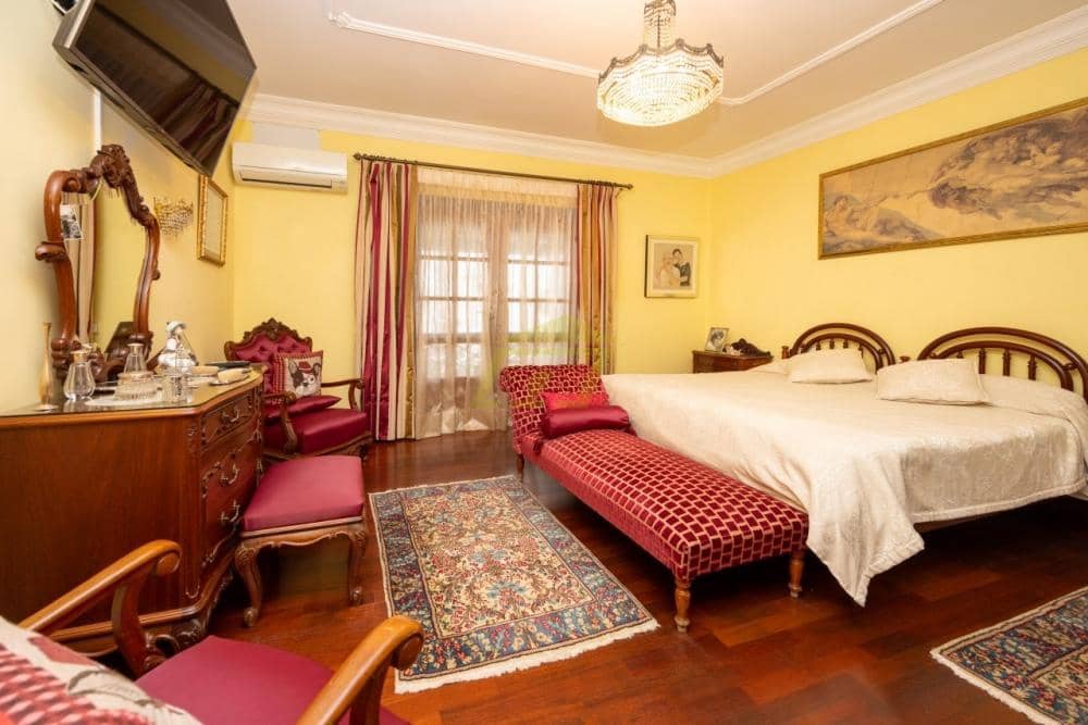 5 slaapkamer Villa te koop in Arrecife met zwembad garage - € 1.100.000 (Ref: 9772775)