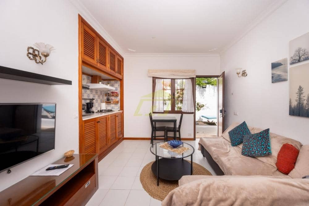 5 slaapkamer Villa te koop in Arrecife met zwembad garage - € 1.100.000 (Ref: 9772775)