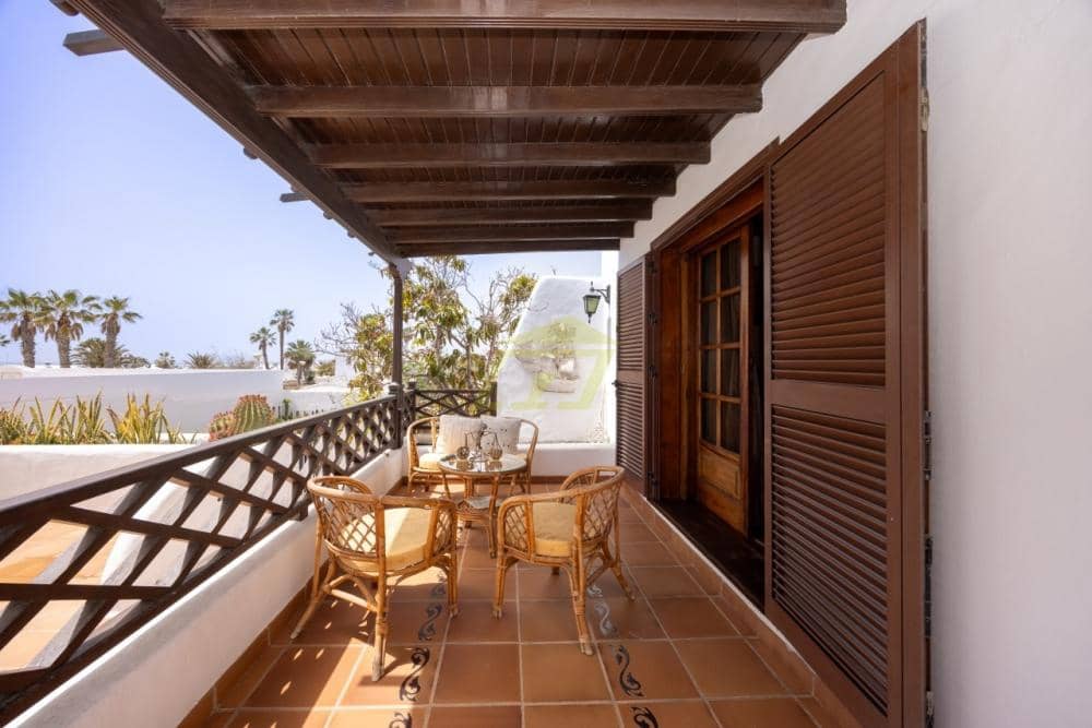 5 slaapkamer Villa te koop in Arrecife met zwembad garage - € 1.100.000 (Ref: 9772775)