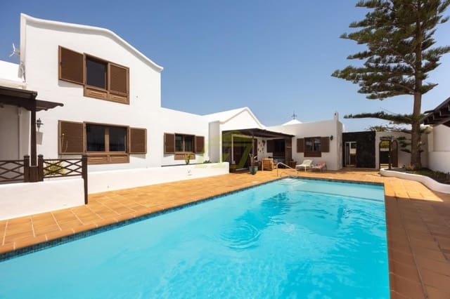 5 soverom Villa til salgs i Arrecife med svømmebasseng garasje - € 1 100 000 (Ref: 9772775)