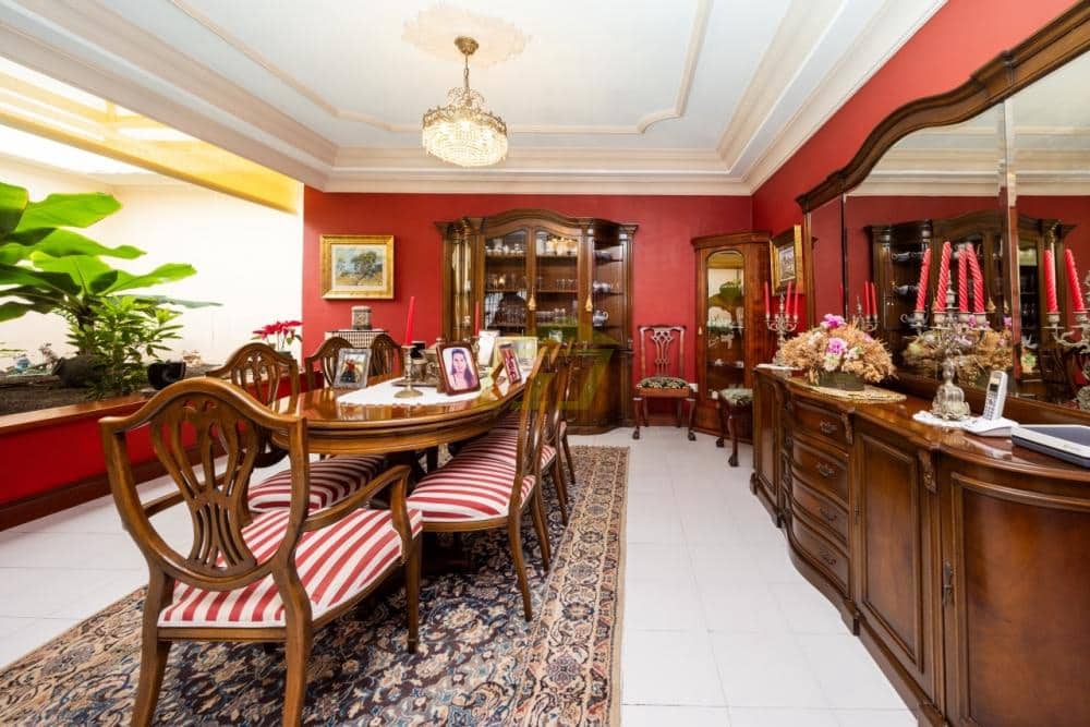 5 slaapkamer Villa te koop in Arrecife met zwembad garage - € 1.100.000 (Ref: 9772775)