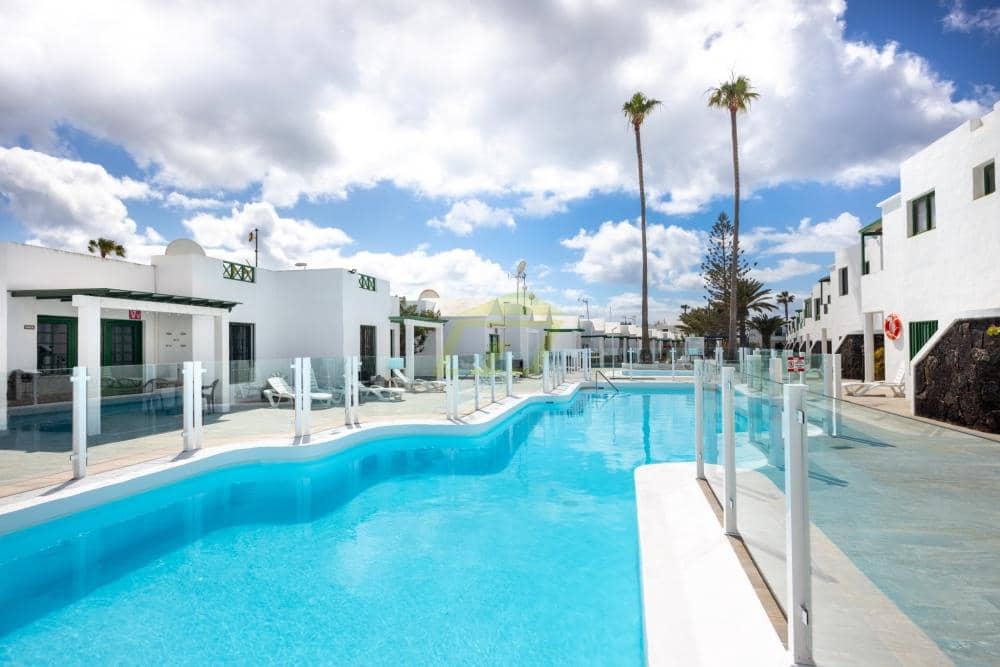 1 bedroom Apartment for sale in Puerto del Carmen with pool - € 239,000 (Ref: 9772776)