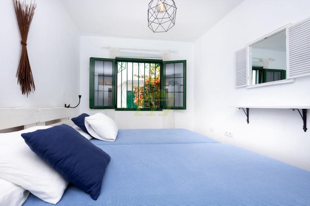 1 bedroom Apartment for sale in Puerto del Carmen with pool - € 239,000 (Ref: 9772776)