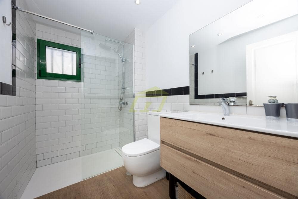 1 bedroom Apartment for sale in Puerto del Carmen with pool - € 239,000 (Ref: 9772776)