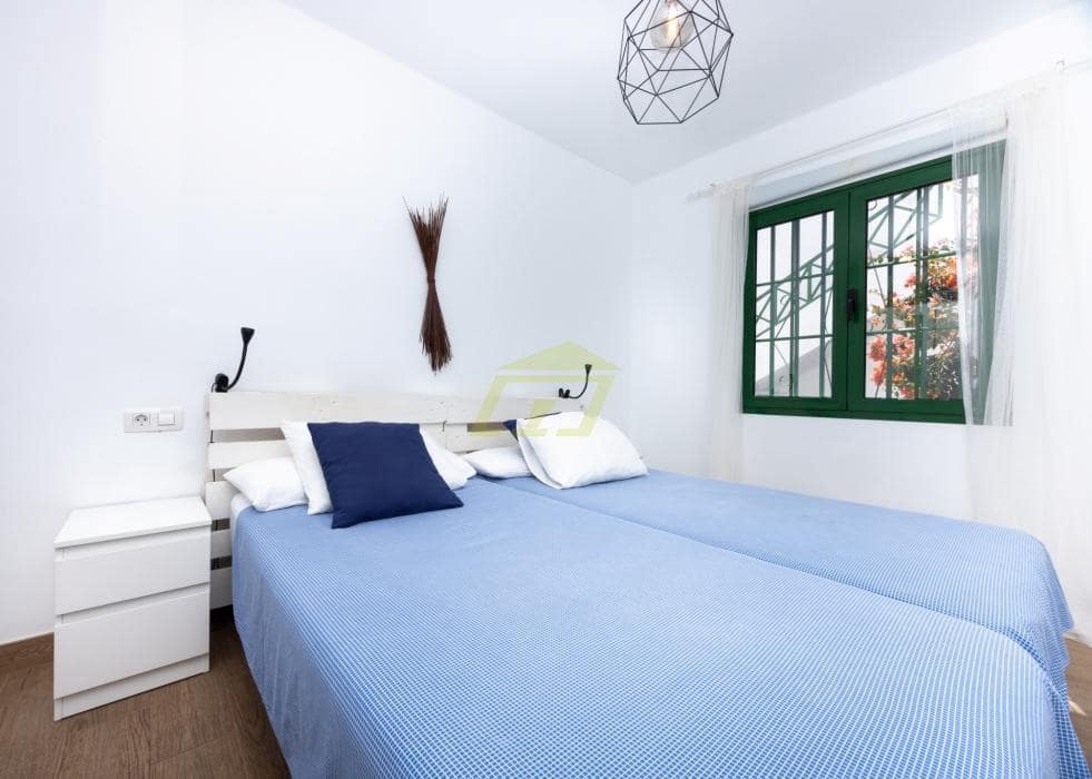 1 bedroom Apartment for sale in Puerto del Carmen with pool - € 239,000 (Ref: 9772776)