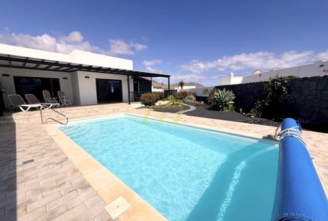 3 chambre Villa/Maison à vendre à Playa Blanca, Yaiza avec piscine garage - 535 000 € (Ref: 9777605)