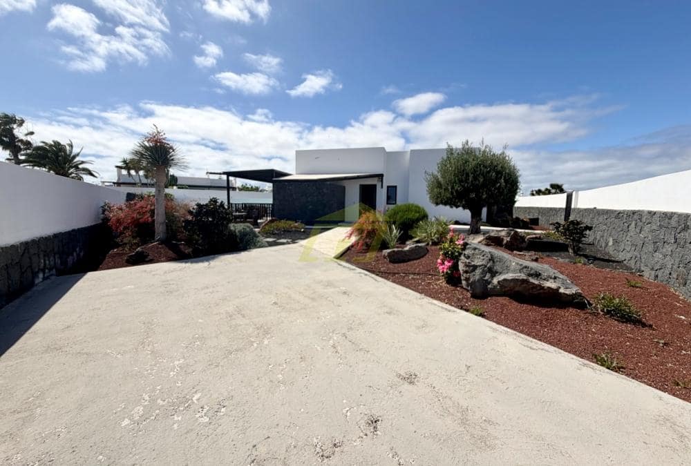 3 chambre Villa/Maison à vendre à Playa Blanca avec piscine garage - 535 000 € (Ref: 9777605)