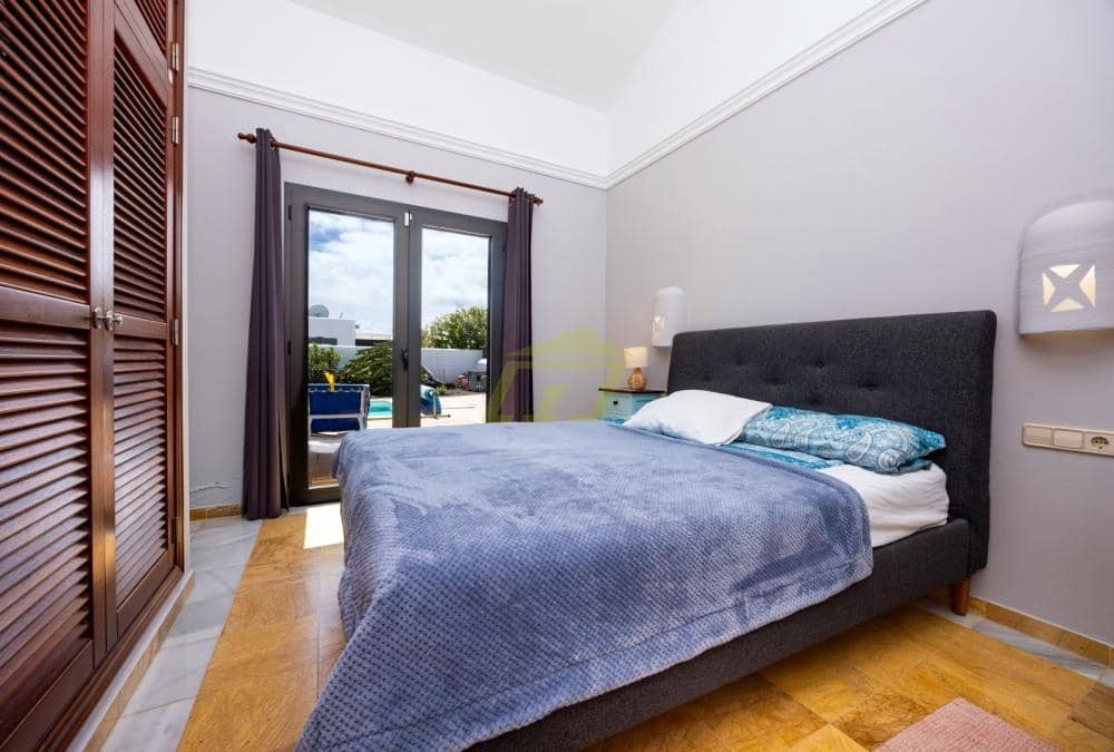 2 sypialnia Willa na sprzedaż w Playa Blanca z basenem garażem - 498 000 € (Ref: 9777606)