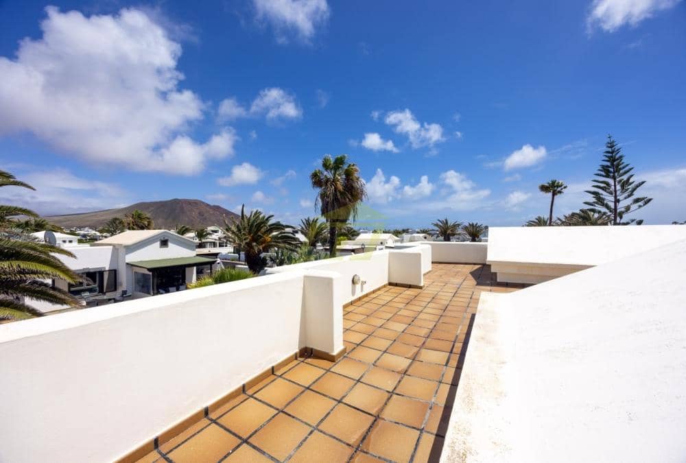 2 sypialnia Willa na sprzedaż w Playa Blanca z basenem garażem - 498 000 € (Ref: 9777606)