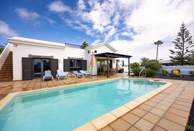 2 sypialnia Willa na sprzedaż w Playa Blanca, Yaiza z basenem garażem - 498 000 € (Ref: 9777606)