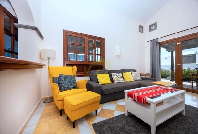2 sypialnia Willa na sprzedaż w Playa Blanca, Yaiza z basenem garażem - 498 000 € (Ref: 9777606)